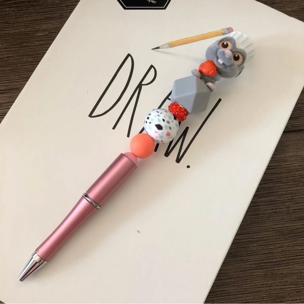 Disney Doorables: Ratatouille: Remy (little chief) handmade beaded pen